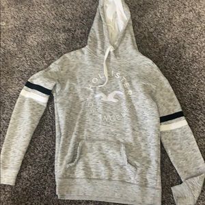 Hollister Sweatshirt.